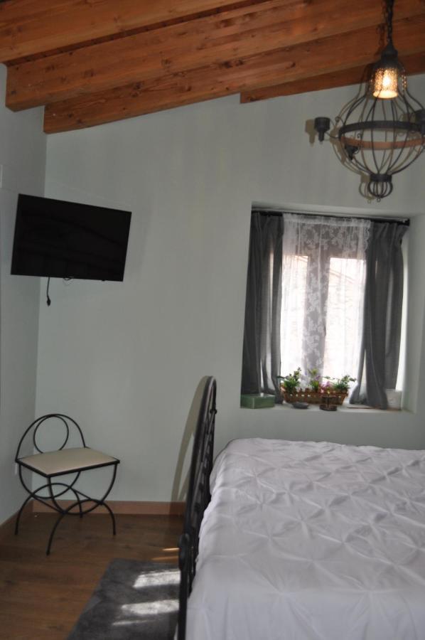 El Rincon Secreto De Gredos Especializada En Celiaquia Y Diabetes Y Jacuzzi Guest House Tormellas Exterior photo